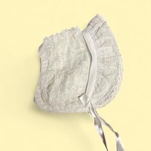 Antique 1930s white layered linen lace ruffled baby toddler bonnet with ribbon